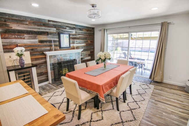 Building Photo - 6946 Pampas Way