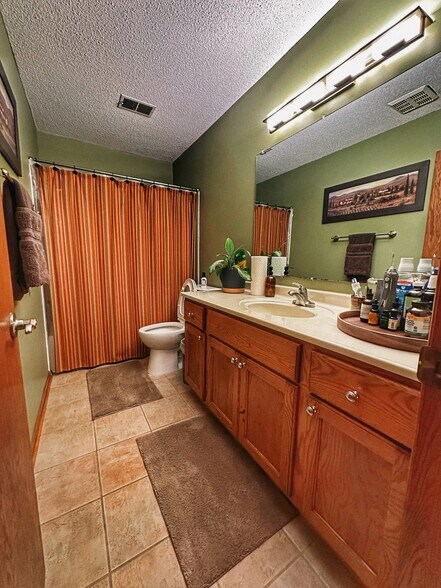 Building Photo - 7317 W Franklin Ave