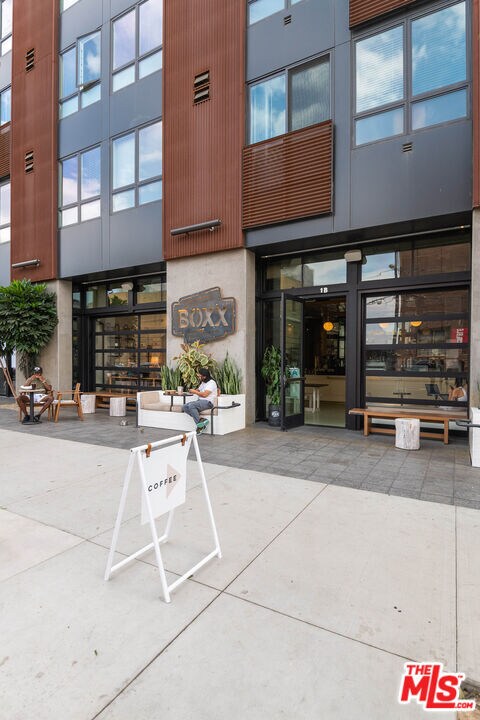 Building Photo - 1850 Industrial St