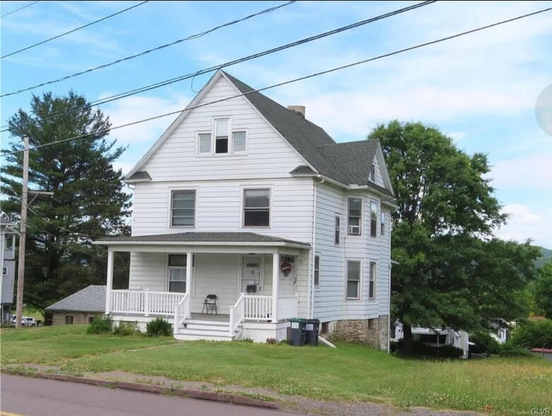 Primary Photo - 1296 Main St