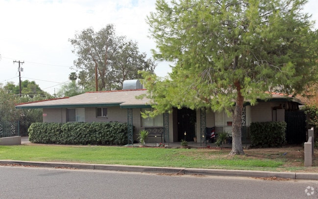 Building Photo - 1307 E Colter St