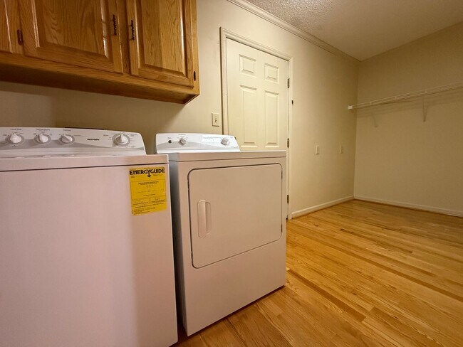 Building Photo - Fantastic Home in the Country for Rent!