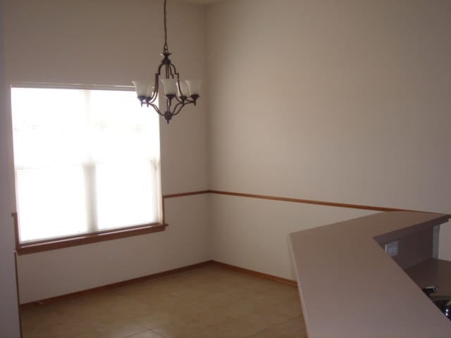 Building Photo - 3 Bed + Office - Private Master Suite - Mo...