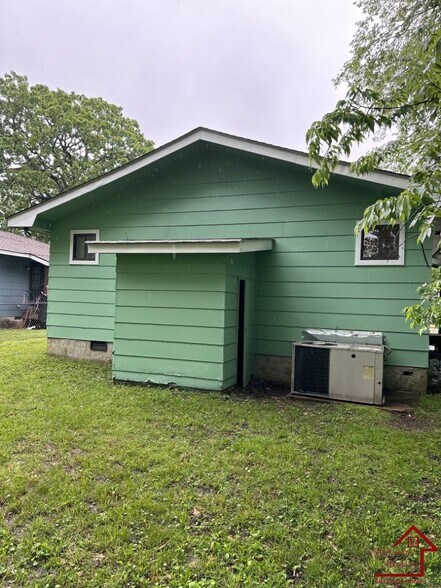 Building Photo - 3415 4th Ave