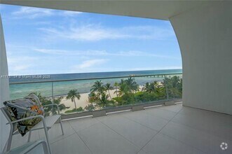 Building Photo - 16901 Collins Ave