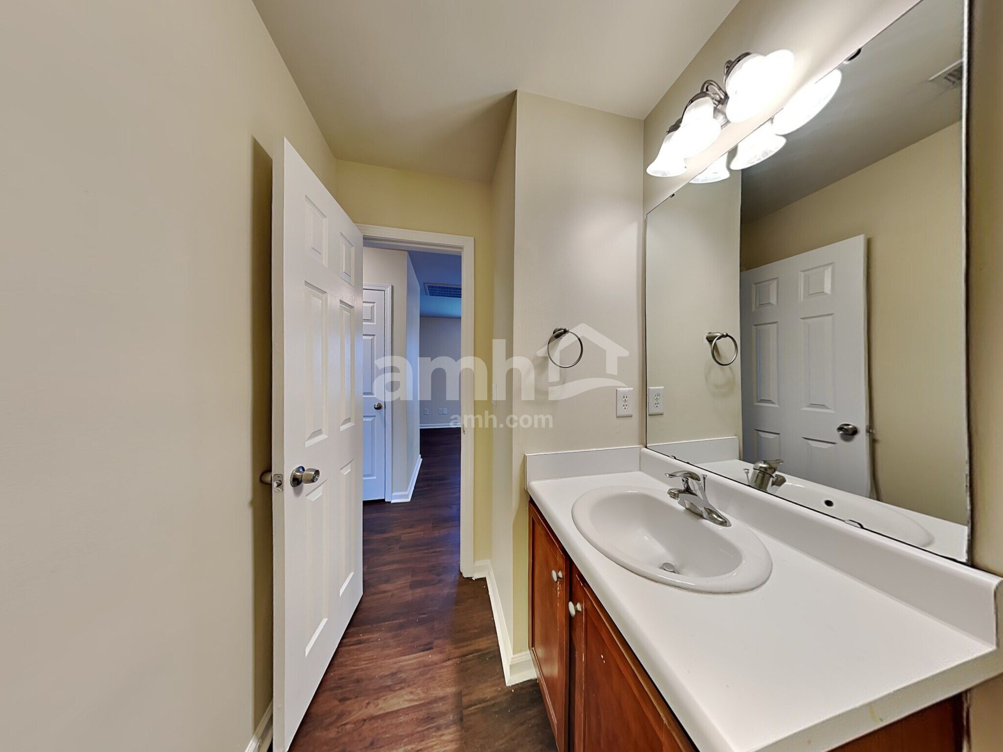 Building Photo - 3012 Cardinal Lake Dr