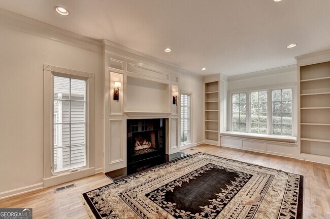 Building Photo - 2611 Briers N Dr