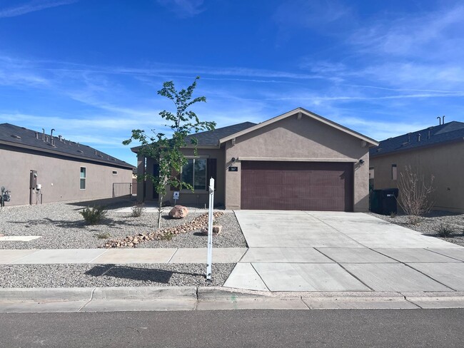 Primary Photo - Newer 4 Br, 2 Ba, with the major appliance...