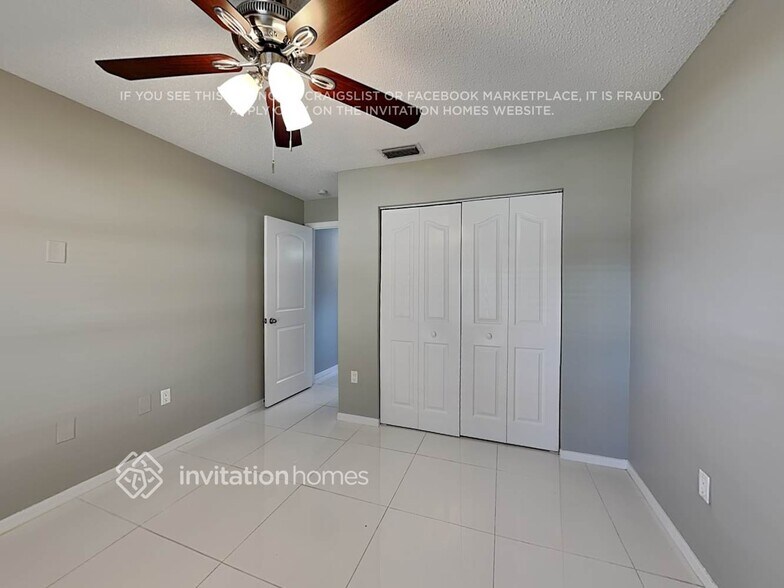 Building Photo - 7509 42nd Ct E