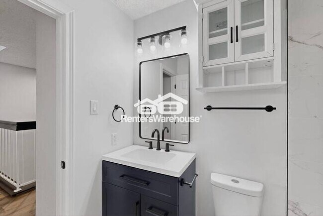 Building Photo - MOVE IN READY - 3BED/2.5BATH - CARROLLTON ...