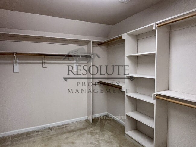 Building Photo - 5818 Myakka Ct