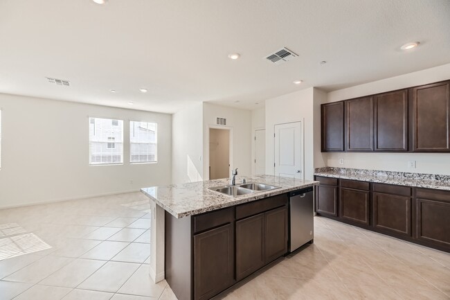 Building Photo - 2777 Abrantes Pl