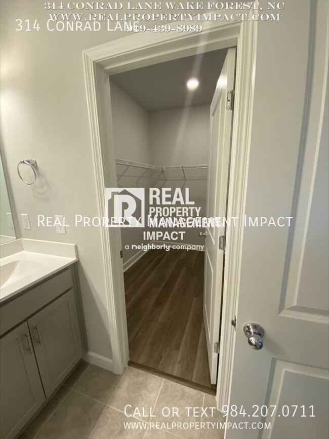 Building Photo - MOVE IN SPECIAL: $500 OFF Newly Built, Mod...