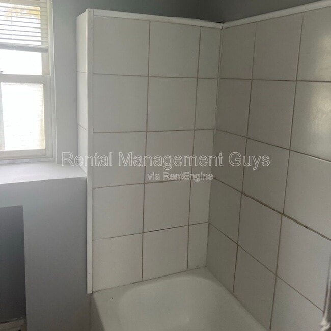 Building Photo - 1015 N Humboldt Ave