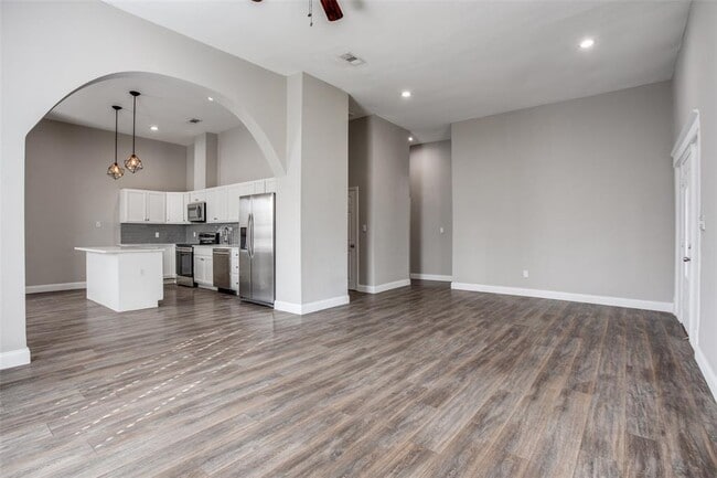 Building Photo - 5201 Eastside Ave