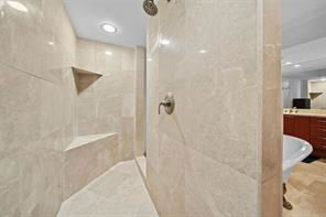 Building Photo - Northeast 183rd Lane, Aventura, FL 33160 - 4 BR 4.5 BA Condo