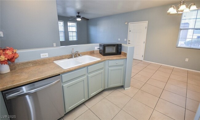 Building Photo - 50 Aura de Blanco St