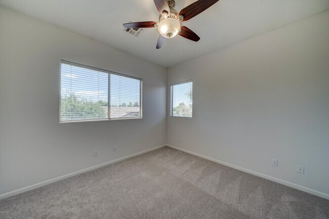 Building Photo - 6410 E Carolina Dr
