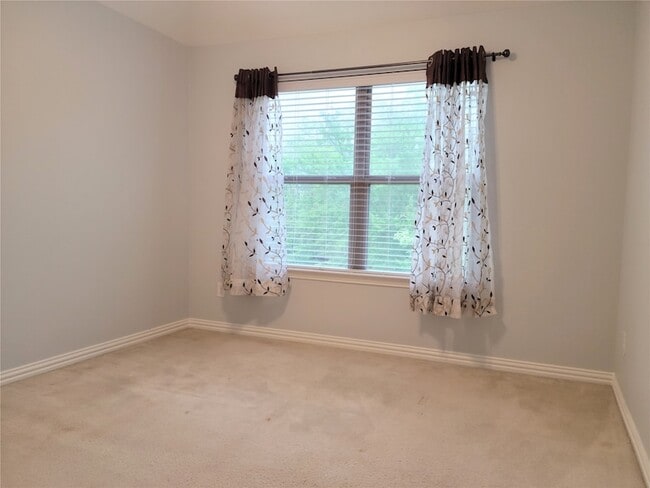 Building Photo - 4817 Bridgewater St