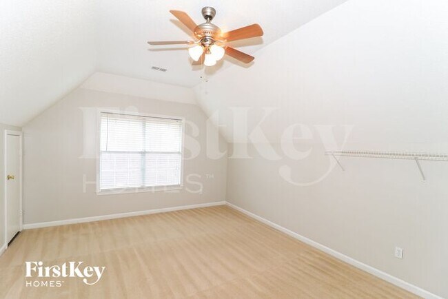 Building Photo - 4015 Fairway View Cir E