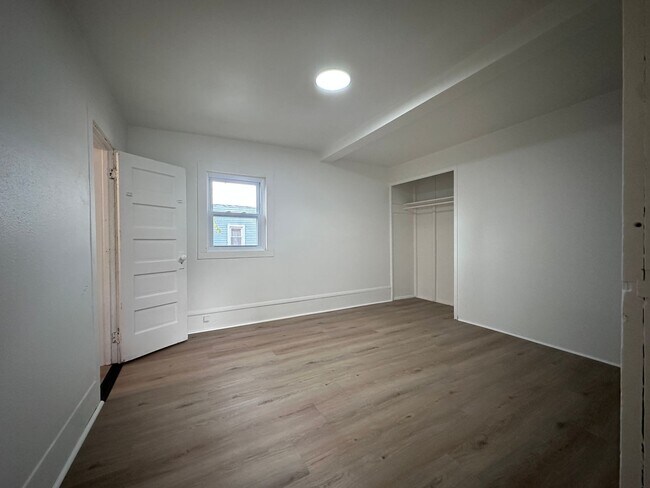 Building Photo - 303 Weston Ave