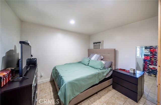 Building Photo - 4844 Bluebell Ave