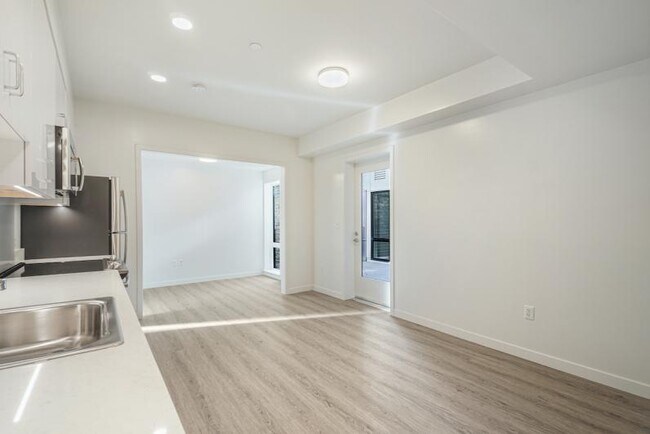 Building Photo - 2124 Bancroft Way