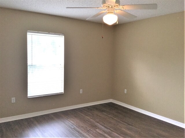 Building Photo - 16452 Corner Lake Dr