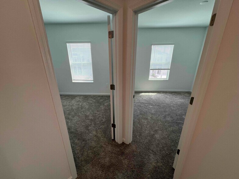 Building Photo - 3141 Laurent Lp