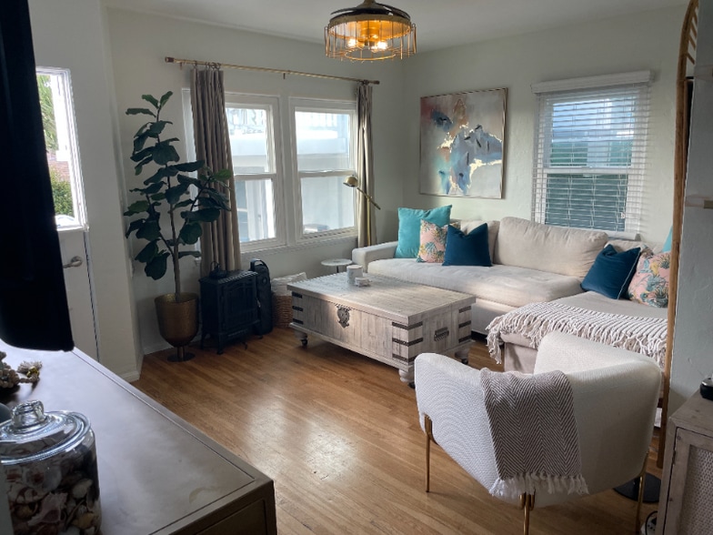 Building Photo - 1828 Guy St