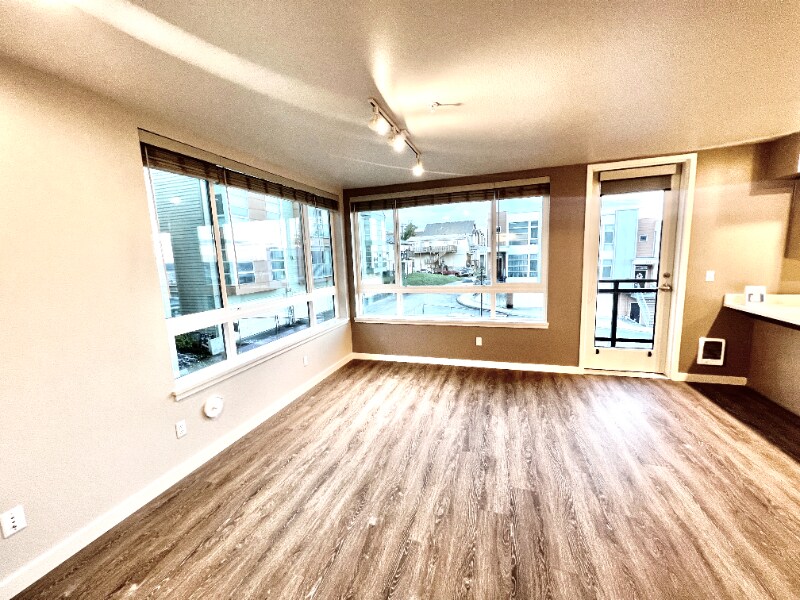 Building Photo - 2330 Yakima Ct