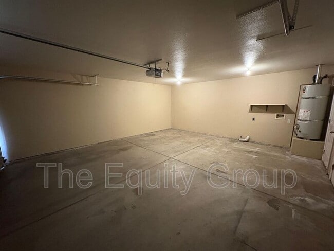 Building Photo - 3648 E Mineral King Ave
