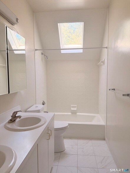 Building Photo - 86 Montoya Dr