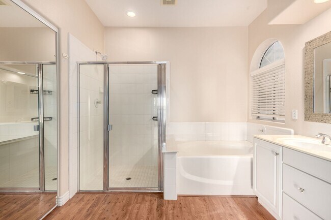 Building Photo - 4 Bedroom 2.5 Bath w/3 Car Garage in Superstition Springs****$1000 off first months rent*****