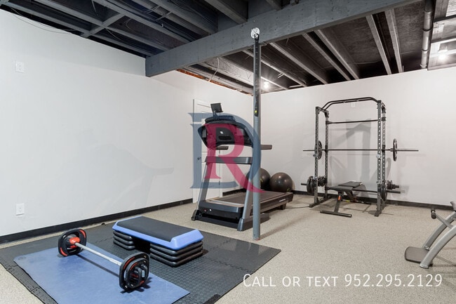 Building Photo - 16710 57th Ave N