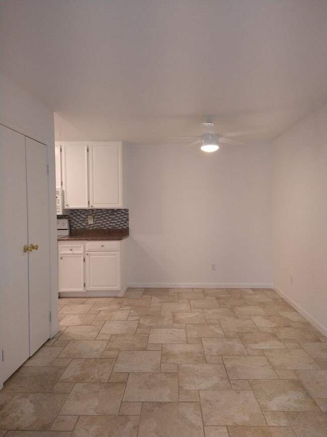 Building Photo - Downstairs Palm Springs Villas II condo