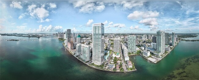 Building Photo - 700 NE 26th Terrace