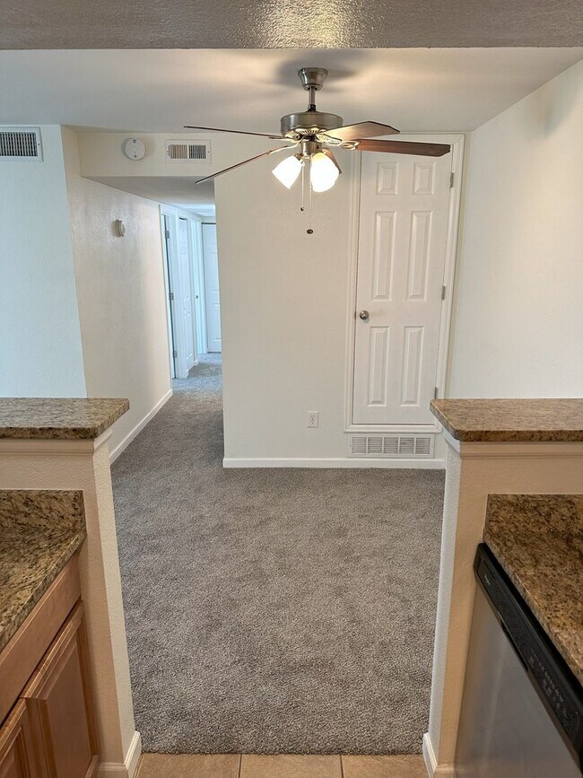 Building Photo - Brandychase at Eastmoor Park 2 Bed 2 Bath Condo!