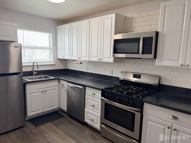 Building Photo - 343 Ventnor Ct