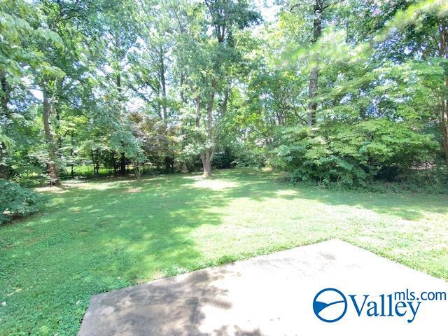 Building Photo - 826 Crestview Dr