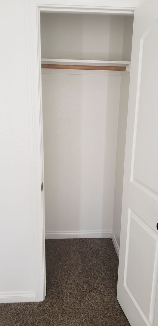 Building Photo - COMING SOON 4 bed 2 bath home in Upper Friendly Hills Area