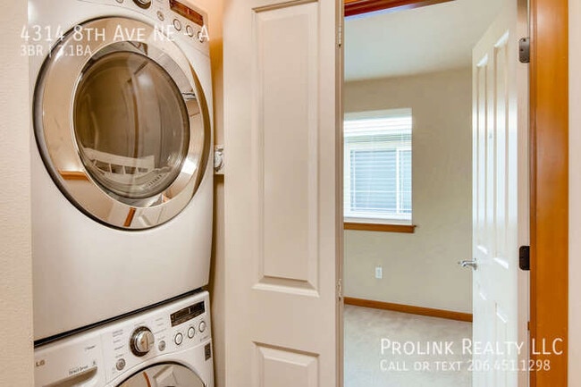 Building Photo - 4314 8th Ave NE