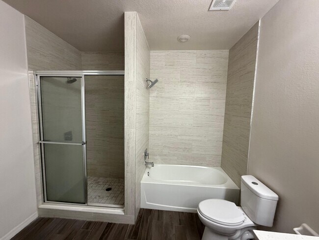 Building Photo - 2003 Claudia Ln