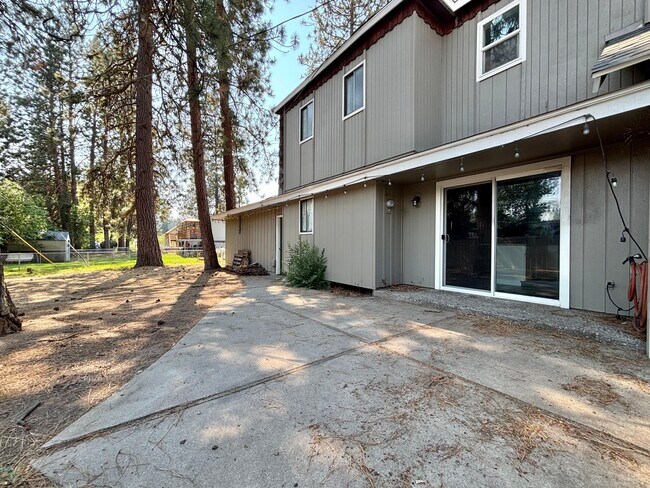 Building Photo - 2405 S University Rd
