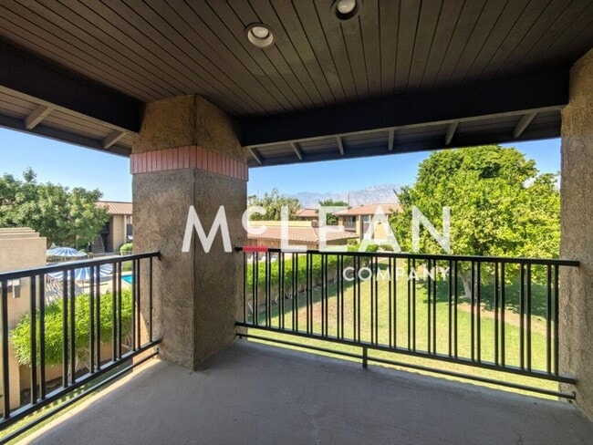 Building Photo - Stylish 2-Bedroom Condo with Stunning View...
