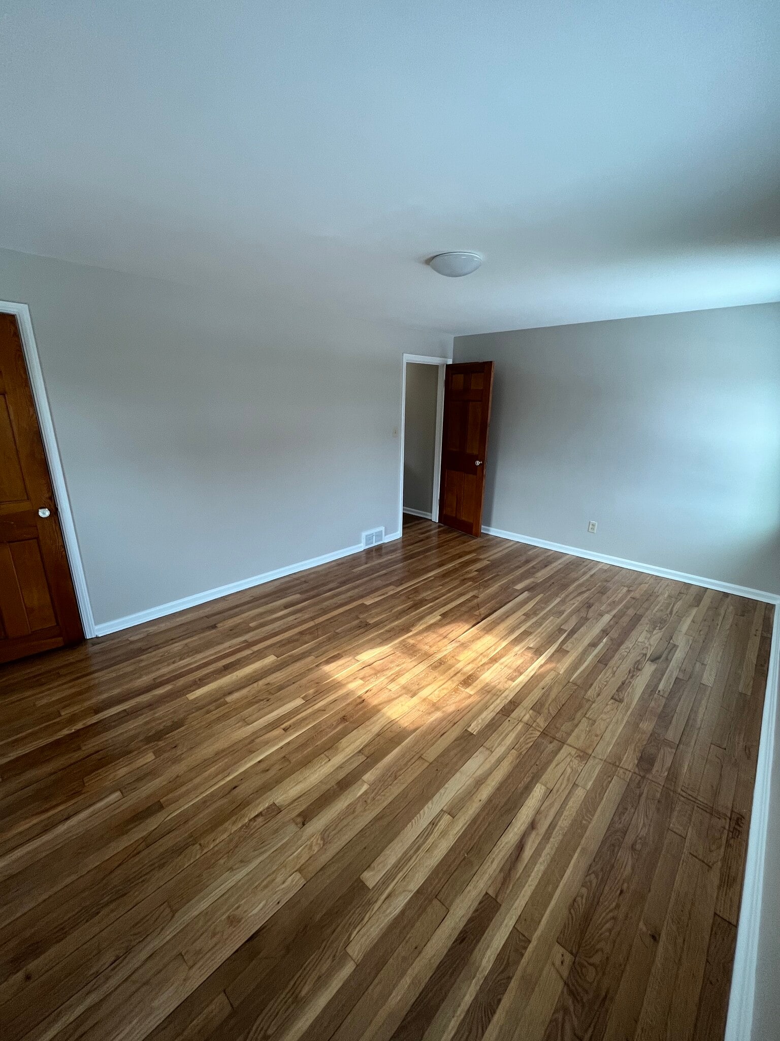 Front upstairs bedroom with closet - 270 E 200th St