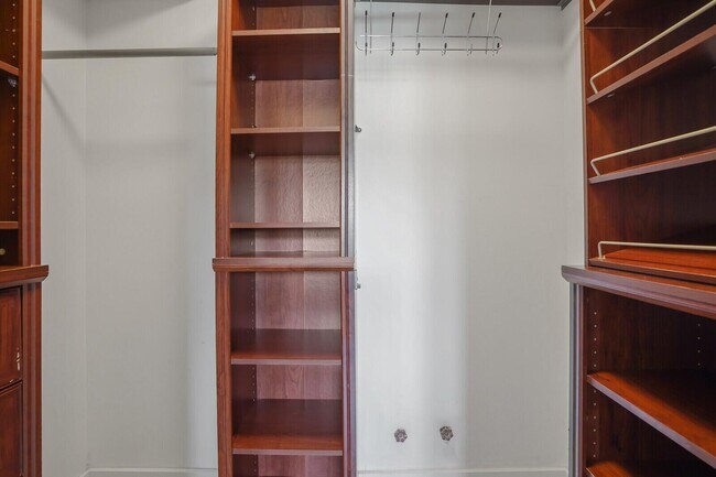 Building Photo - 9851 Sandalfoot Blvd