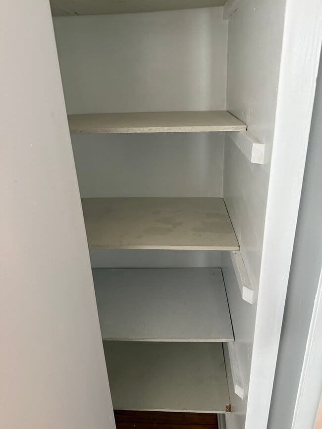 Building Photo - 2431 Shadowood Dr