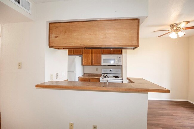 Building Photo - 18511 Egret Bay Blvd