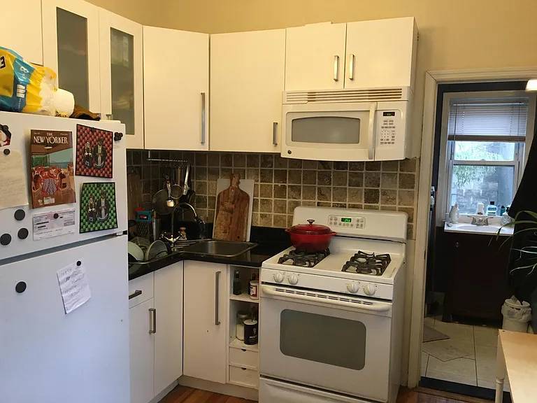 Building Photo - 710 6th St